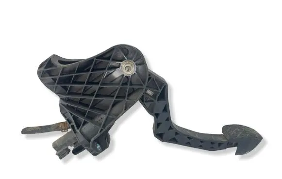 Volkswagen Golf V Clutch master cylinder 1K0721388F