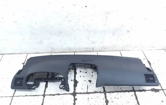Toyota Avensis T270 Dashboard 5598105010 8214005010C
