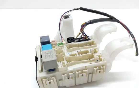 Toyota Prius (XW20) Fuse module 3H270102 306230097 3H2701029312