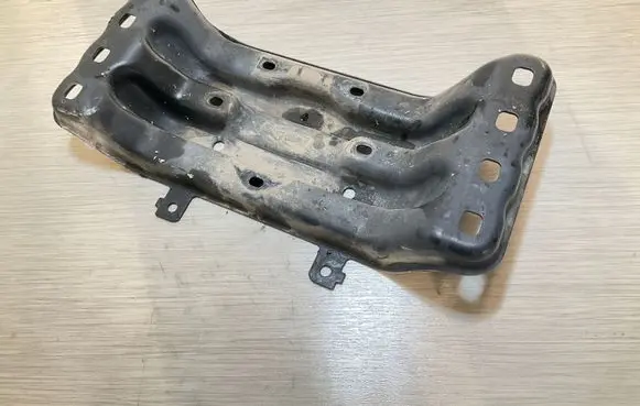 Gearbox mounting bracket