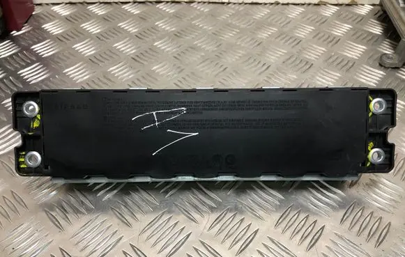 Mercedes-Benz C AMG W205 Knee airbag 2058601600