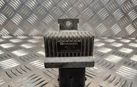 Renault Master II Glow plug pre-heat relay 9640469680A