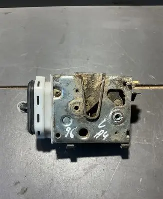 Audi A4 S4 B5 8D Rear door lock 4a0839015h