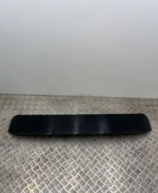 Tailgate/trunk spoiler
