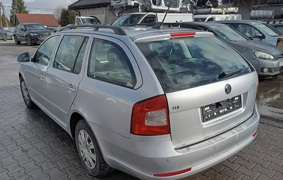 Skoda Octavia Mk2 (1Z) Rear/tail lights LAMPALEWAOCTAVIA
