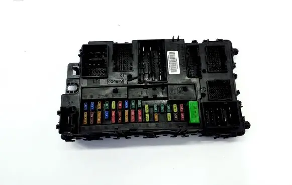 Ford Mondeo MK IV Fuse module FU5T15604DAJ