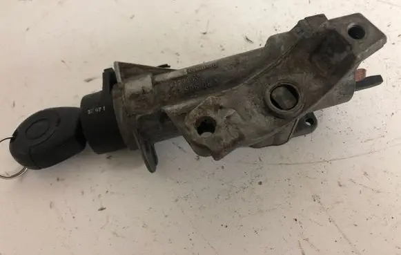 Volkswagen PASSAT B5 Ignition lock 4B0905851A
