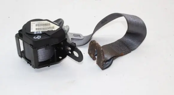 Jeep Grand Cherokee (WK) Rear seatbelt