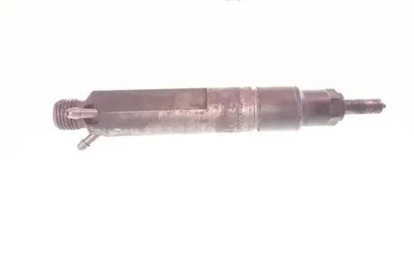 Volkswagen PASSAT B5 Fuel injector 028130201T