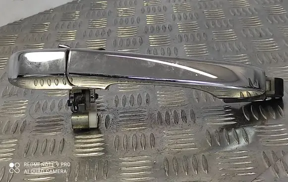 Honda CR-V Front door exterior handle
