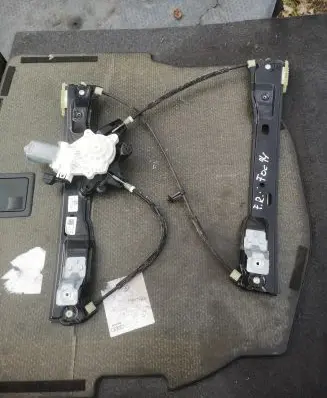 Ford Focus Front door window regulator with motor CM51A23200AF