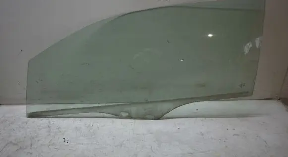 Volkswagen Up Front door window/glass (coupe) 