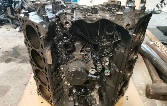 Audi A8 S8 D3 4E Engine block 008712 ASB