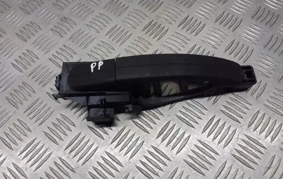 Ford Focus Front door exterior handle/bracket 