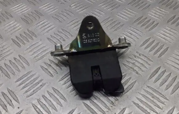 Skoda Octavia Mk2 (1Z) Tailgate exterior lock 1Z5827501D