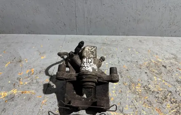 Mini One - Cooper R50 - 53 Rear brake caliper 995
