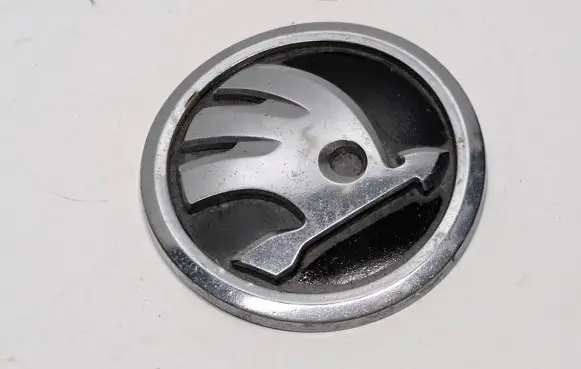 Skoda Rapid (NH) Manufacturers badge/model letters 5JA853621
