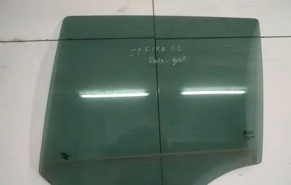 Opel Zafira B Rear door window glass AS3