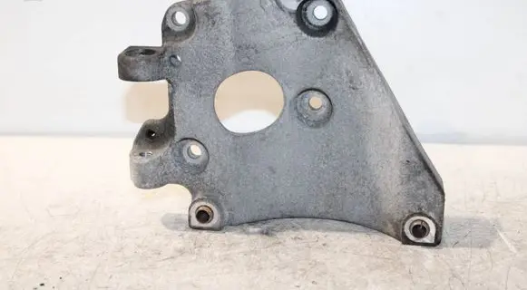 Volvo V60 Engine mounting bracket 10K360AA