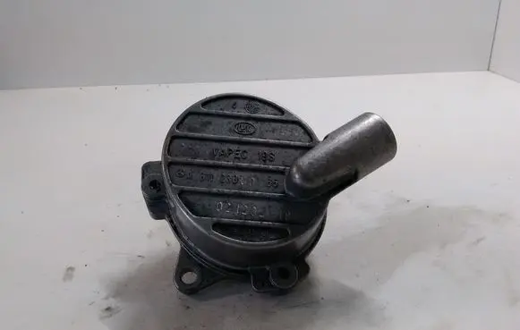 Mercedes-Benz C W203 Vacuum pump A6112300065