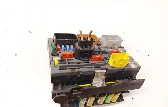Peugeot RCZ Fuse box set 9675877980
