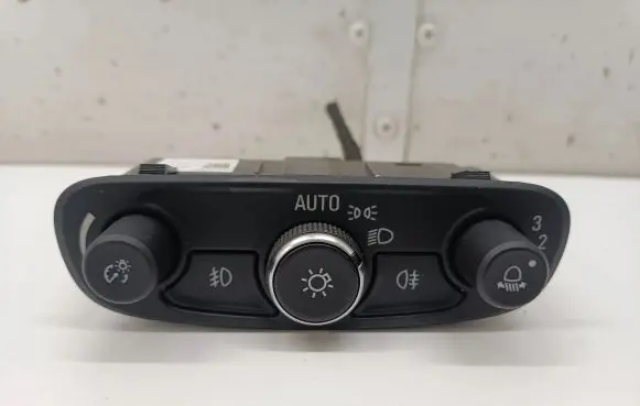 Opel Insignia B Light switch 39121795