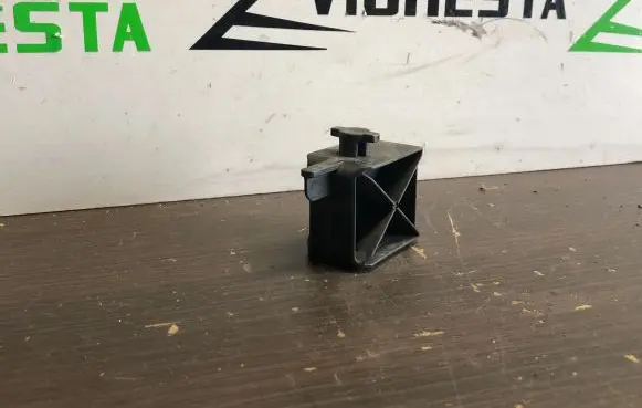 Volvo V60 Radiator mount bracket