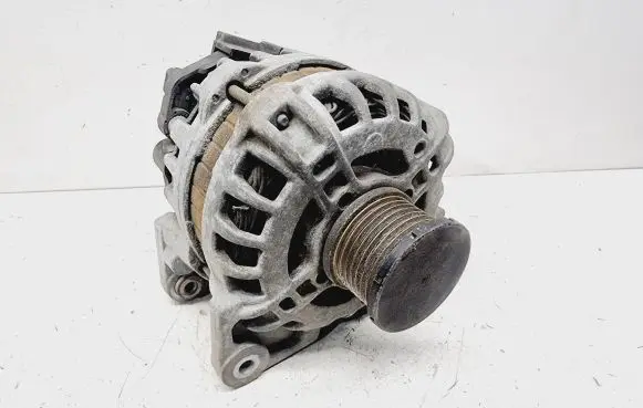 Dacia Sandero Generator/alternator 231005079R F000BL0456
