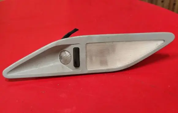 BMW 5 E39 Rear seat light 39820104 8363611