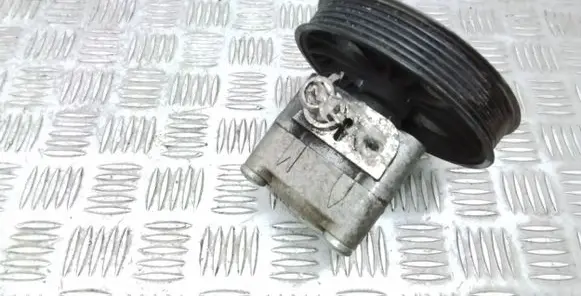Volvo S60 Power steering pump 8683377