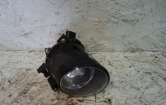 Volkswagen Polo IV 9N3 Front fog light