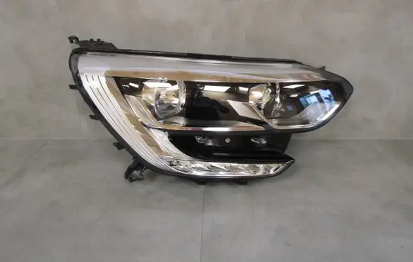 Renault Megane IV Headlight/headlamp 260102555R 90060921