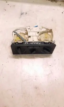 Volkswagen PASSAT B5 Climate control unit 1J0820045G