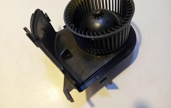 Volkswagen Caddy Heater fan/blower 1H1820021