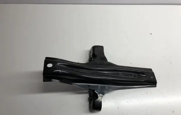 Mercedes-Benz A W176 Other engine bay part A2466200028