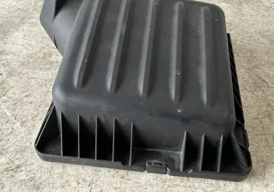 Lancia Thema Air filter box cover 