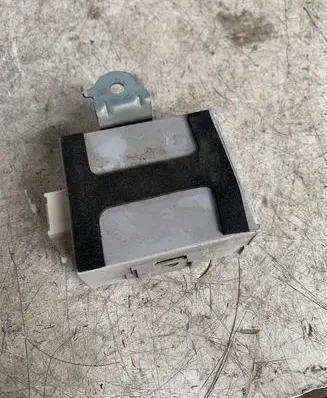 Toyota Corolla E120 E130 Door central lock control unit/module 8974102050