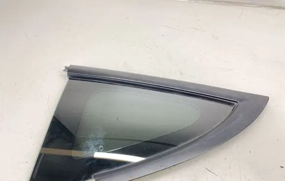 Tesla Model 3 Rear side window 151497801D E008686 43R011570
