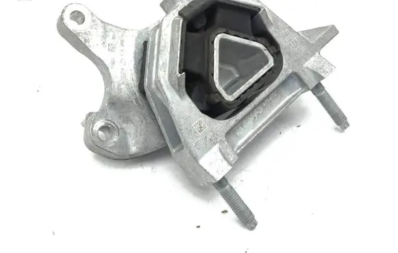 Citroen C4 III e-C4 Engine mount bracket 9826551380
