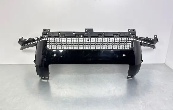 Land Rover Defender Front bumper L8B217F775A L8B217F791A