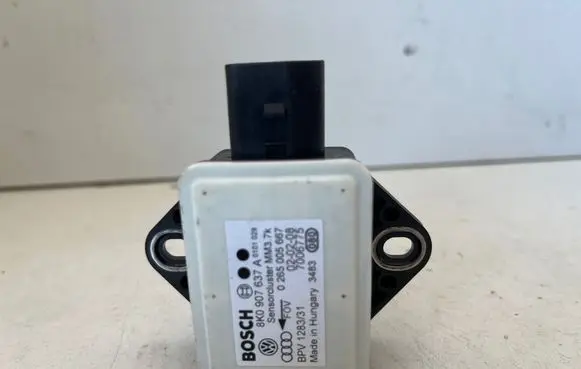 Audi A4 S4 B8 8K ESP acceleration yaw rate sensor 8K0907637A