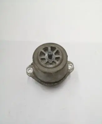 Volkswagen Touareg II Engine mount bracket 7P6199131
