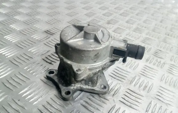 Renault Megane I Vacuum pump 72117220H