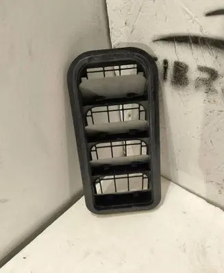 Audi Q3 8U Quarter panel pressure vent 7N0819465E