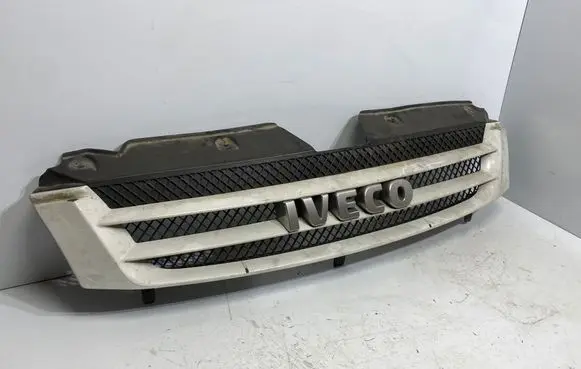 Iveco Daily 45 - 49.10 Front grill 38028010105