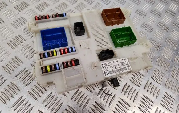 Volvo V60 Fuse module 31327995
