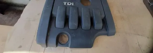 Volkswagen PASSAT B6 Engine cover (trim) 03G103925AE