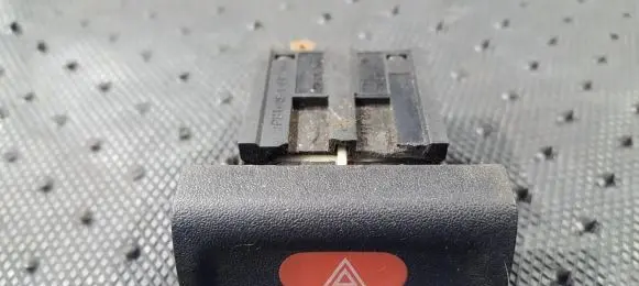 Opel Vectra B Hazard light switch 90508256