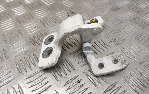 Mercedes-Benz C W204 Tailgate/trunk/boot hinge A2047400137