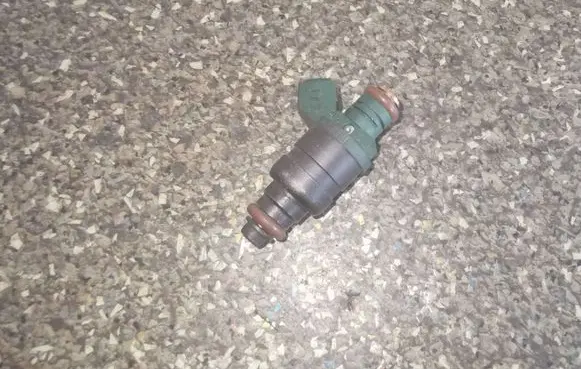 Volkswagen Golf IV Fuel injectors set 037906031AA